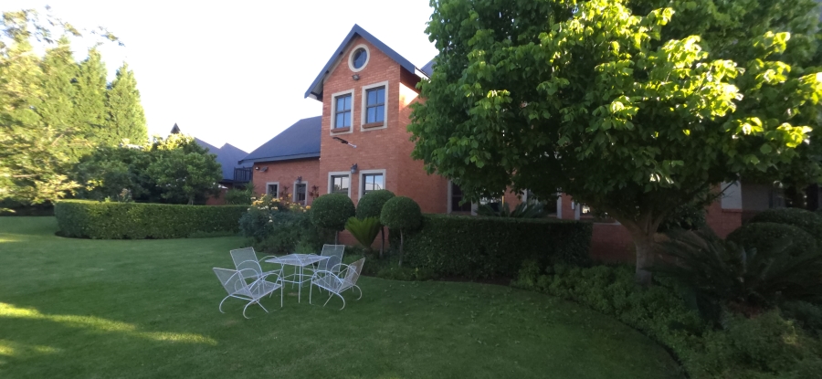 5 Bedroom Property for Sale in Grimbeeck Park North West